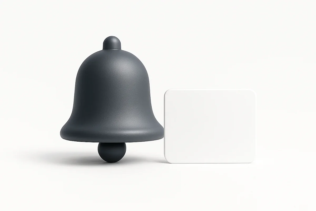 Benachrichtigungsglocke Glockensymbol neben einer leeren Benachrichtigungskarte auf hellem Untergrund, Symbolbild für eine neu erschienene Security Advisory